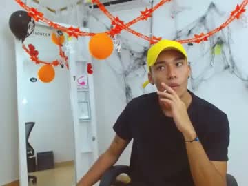 [29-10-22] alejandro_r1 video with dildo