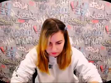[05-10-22] kellinmoul cam show from Chaturbate
