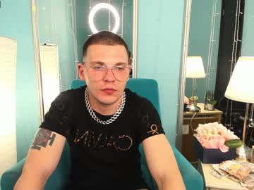 [23-03-23] adam_levo record show with toys from Chaturbate