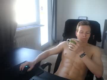 [05-05-23] freezwn blowjob show from Chaturbate