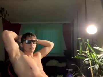 [09-01-24] davidapolskis record video with toys from Chaturbate.com