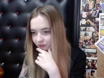 [13-08-22] kira_lorris video with dildo from Chaturbate