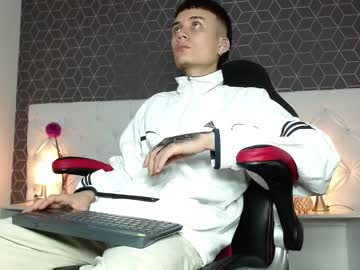 [22-08-23] jamesadams_ public show video from Chaturbate.com