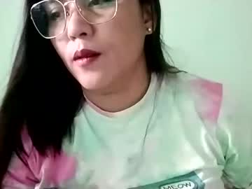[27-10-23] kiray20 record video with toys