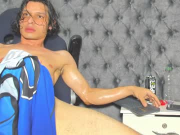 [22-05-24] marcus_smith1 public show from Chaturbate