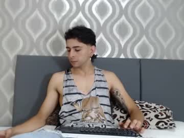 [08-05-22] michael_valentino_ show with toys from Chaturbate.com