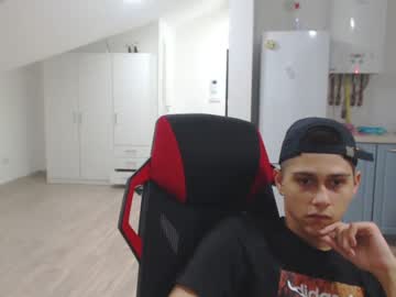 [04-01-22] jessykxxjames cam show from Chaturbate