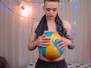 [06-04-22] playful__boy public show from Chaturbate