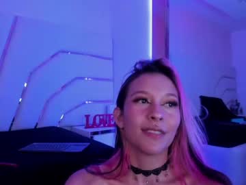 [13-01-23] thais_lee public webcam from Chaturbate