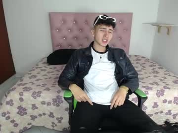 [24-06-22] petertwink_03 private webcam from Chaturbate