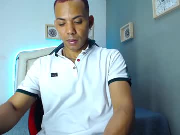 [11-03-24] johnny_blacked video with toys