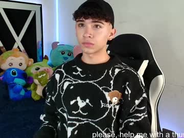 [13-01-25] nico_cruz public webcam from Chaturbate.com