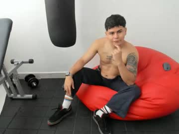 [14-04-23] master_chief777 premium show video from Chaturbate