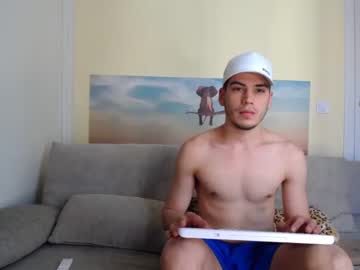 [18-04-23] andryck_19cm chaturbate video with dildo