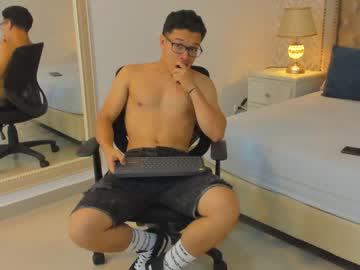 [12-11-22] kevin_royy public show from Chaturbate.com