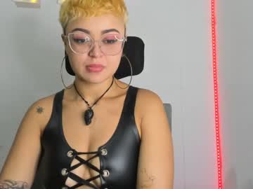 [05-11-22] valariee_bloom record webcam video from Chaturbate