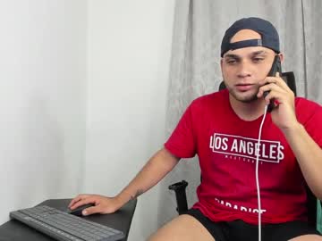 [22-12-23] andrewroy01 record video from Chaturbate.com