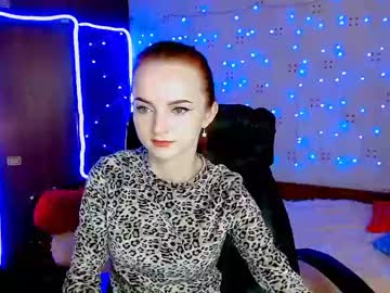 [24-10-23] sweet__mellisa record video with toys