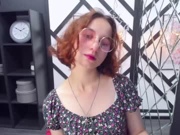 [22-07-22] bonnie_foxy record video with toys