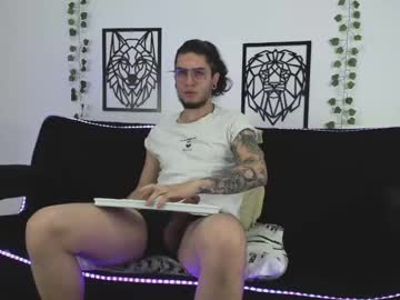 [22-04-22] chris_woood record public show from Chaturbate