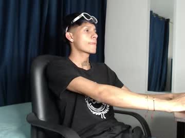 [30-06-22] stuart_lil chaturbate public show