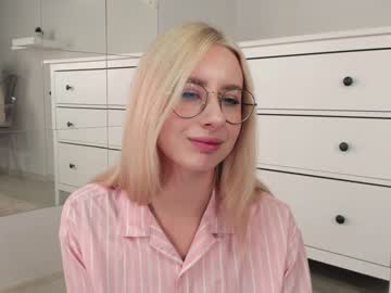 [25-01-22] strawberry__shortcake chaturbate public show video