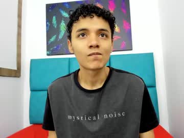 [15-06-22] christopher_kwi record show with toys from Chaturbate.com