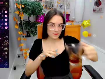 [08-11-23] helokityy_ blowjob video from Chaturbate