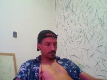 [18-10-23] herrychaink webcam show from Chaturbate