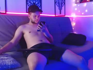 [11-03-22] isaac_villareal record show with toys from Chaturbate