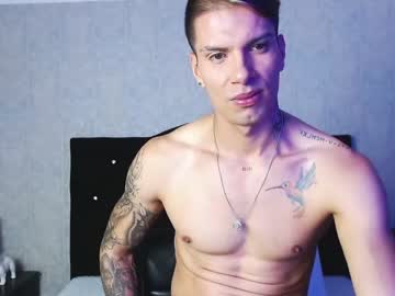 [05-07-23] juanki_0 chaturbate show with toys