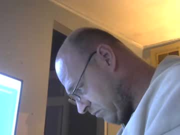 [10-10-22] bottomguy2023 public webcam from Chaturbate