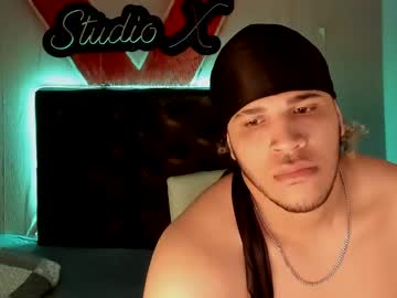 [02-07-22] tyron_hudson record public show from Chaturbate