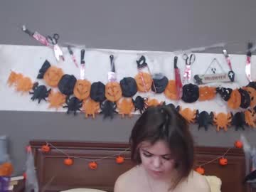 [28-10-22] kittycaitlinns record public show from Chaturbate.com