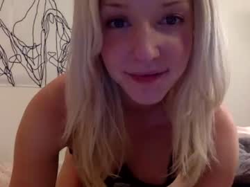 [08-10-22] paisleypeachxx private show