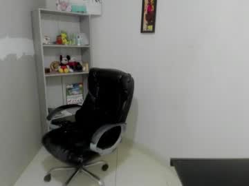[02-05-24] victoria__vic show with toys from Chaturbate