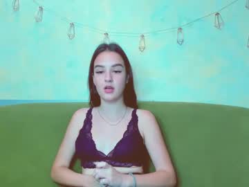 [28-07-22] catherinewoooow record video with toys