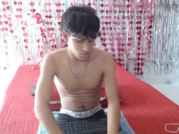 [08-04-24] dereck_vans record public show video from Chaturbate