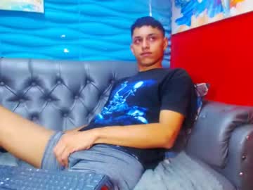 [24-02-23] andrey_smits public show from Chaturbate