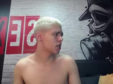 [27-03-23] tylerr_blood premium show video from Chaturbate