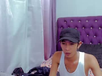 [29-10-22] urprinceadonis public show video from Chaturbate.com